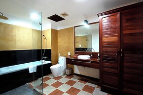 Royal Crown Hotel & Spa
