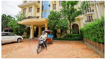 Royal Crown Hotel & Spa