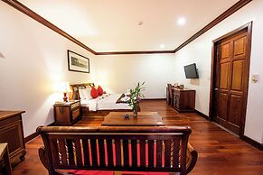 Royal Crown Hotel & Spa