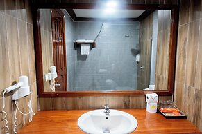 Royal Crown Hotel & Spa
