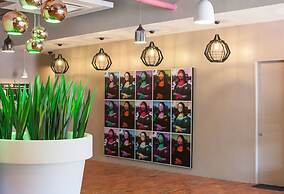 the youniQ Hotel