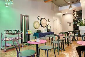 the youniQ Hotel