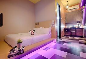the youniQ Hotel