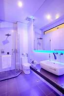 the youniQ Hotel