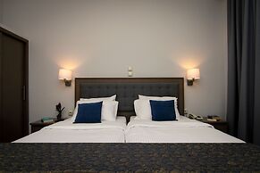 Green Hill Hotel