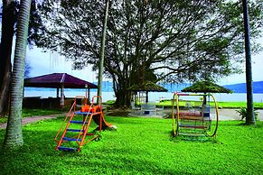 Pandu Lakeside Hotel Tuktuk