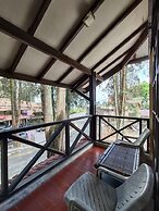 Pandu Lakeside Hotel Tuktuk