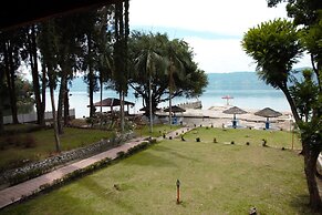 Pandu Lakeside Hotel Tuktuk