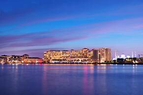 The Ritz-Carlton Abu Dhabi, Grand Canal