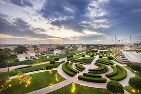 The Ritz-Carlton Abu Dhabi, Grand Canal