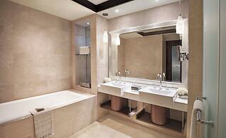 The Ritz-Carlton Abu Dhabi, Grand Canal