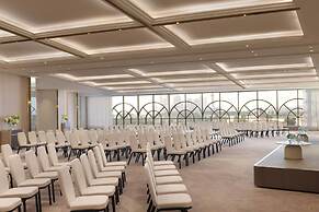 The Ritz-Carlton Abu Dhabi, Grand Canal