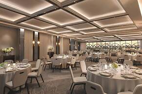 The Ritz-Carlton Abu Dhabi, Grand Canal