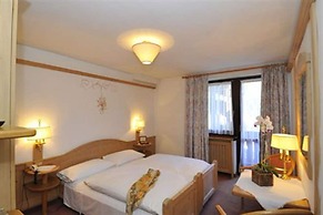 HOTEL LORENZETTI
