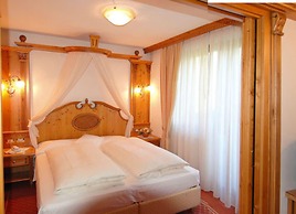 HOTEL LORENZETTI