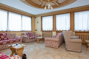 Alba Alpine Hotel
