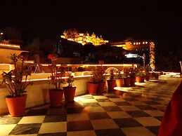 Jagat Niwas Palace