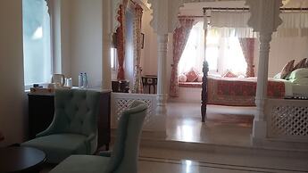 Jagat Niwas Palace