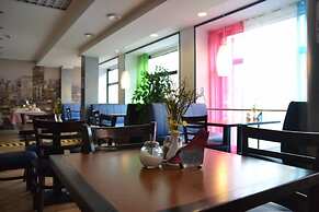 Center Hotel