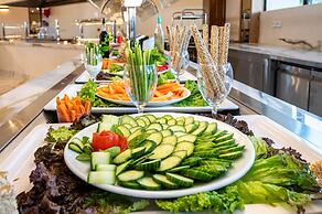 Athina Palace Resort & Spa
