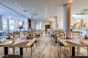 Athina Palace Resort & Spa