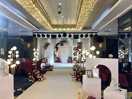 La Perle International Hotel