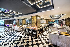 La Perle International Hotel