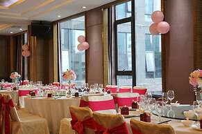 La Perle International Hotel