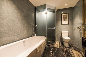 La Perle International Hotel