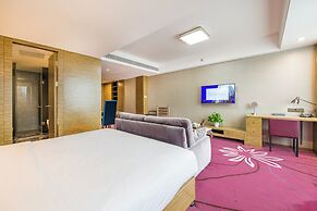 La Perle International Hotel