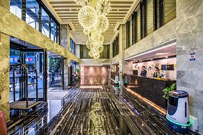 La Perle International Hotel