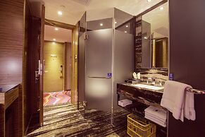La Perle International Hotel