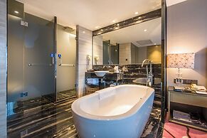 La Perle International Hotel