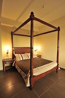 Porto Mani Suites