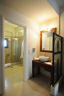Porto Mani Suites