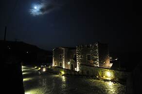 Porto Mani Suites
