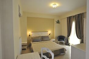 Porto Mani Suites