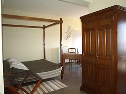 Porto Mani Suites