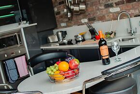Base Serviced Apartments - Sir Thomas Street