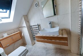 Base Serviced Apartments - Sir Thomas Street