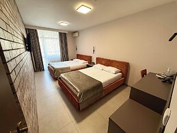 Komilfo Hotel