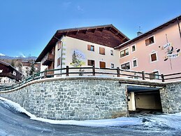 Roulette Apartments