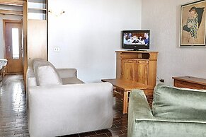 Roulette Apartments