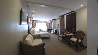 Red Coconut Beach Hotel