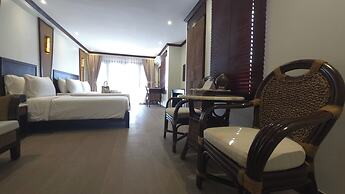 Red Coconut Beach Hotel