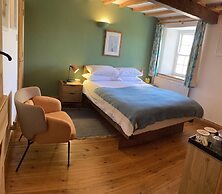 Riverside B & B