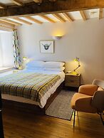 Riverside B & B