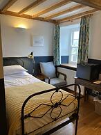 Riverside B & B
