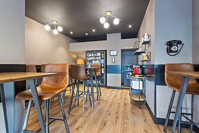Hotel Acta Madfor
