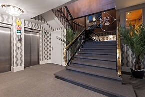 Hotel Acta Madfor